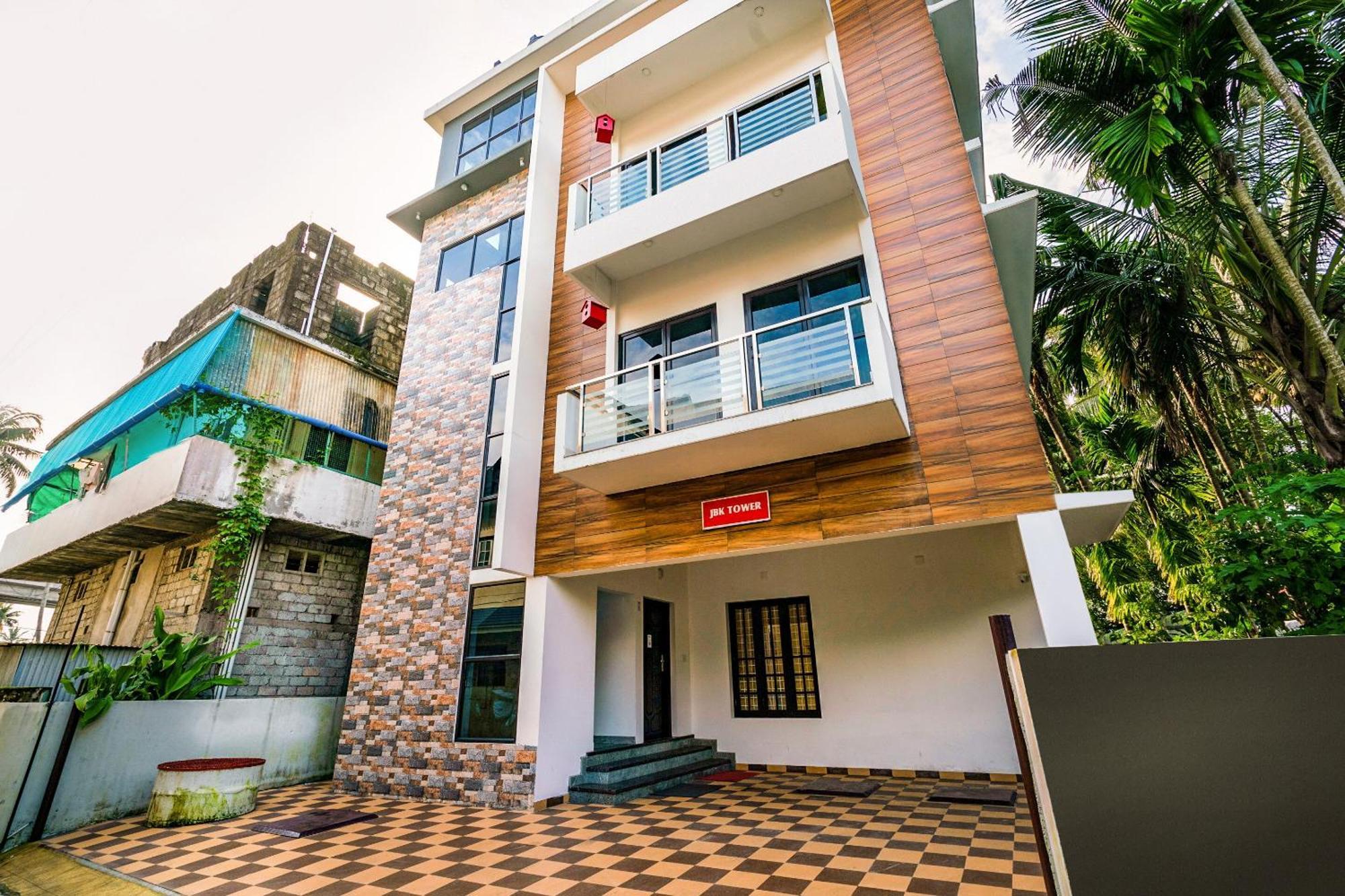 Apartment O Thykoodam